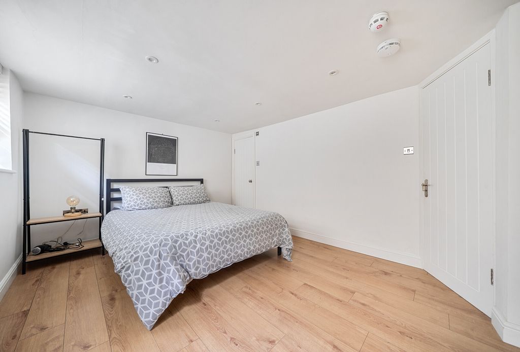 Property photo 3 of 14 1440470-15-6A1E9E...