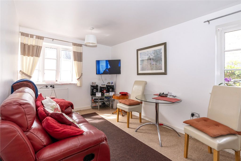 Property photo 2 of 10 Picture No. 08