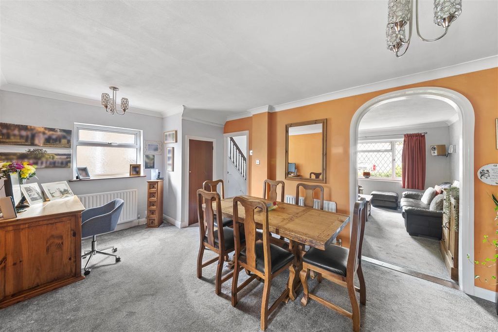 Property photo 3 of 21