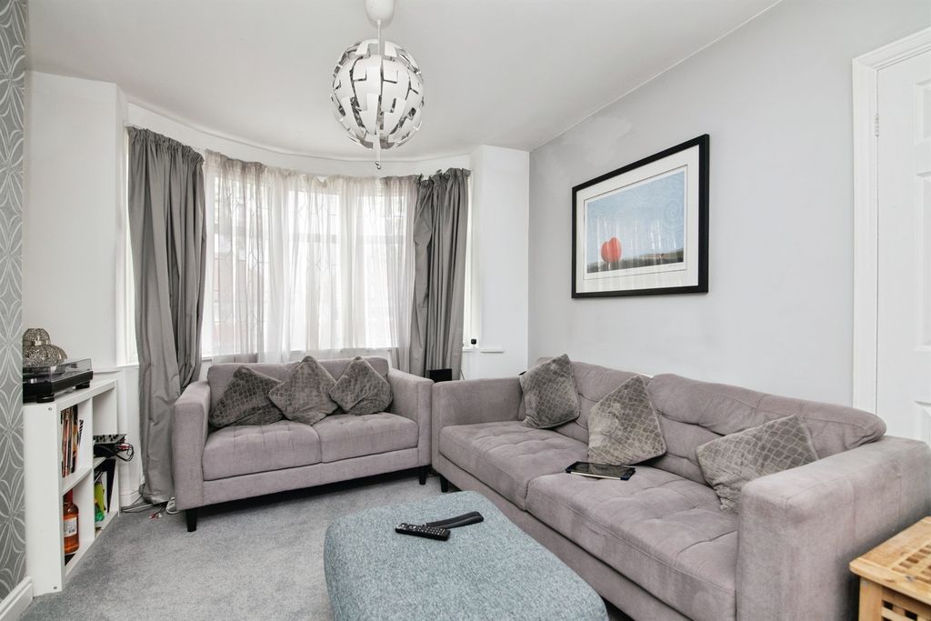 Property photo 2 of 17