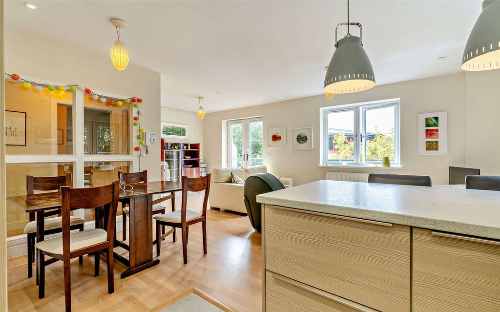 Property photo 3 of 16 Living