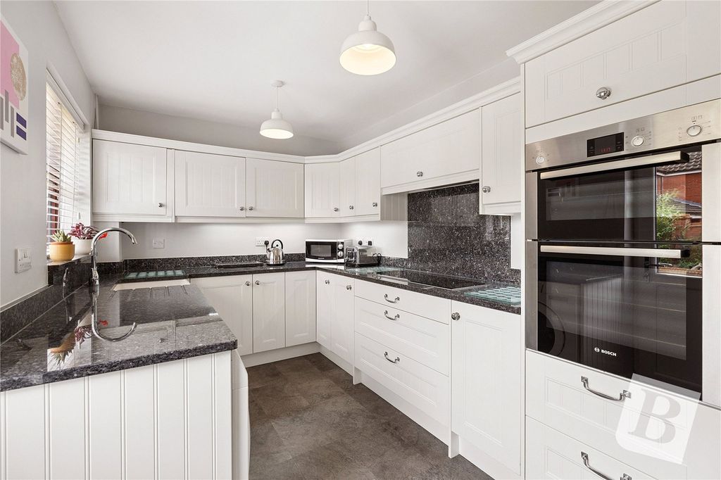 Property photo 2 of 16 Kitchen