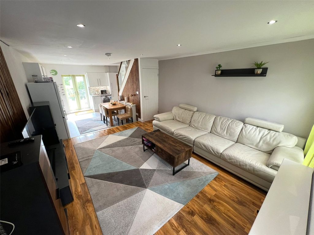 Property photo 2 of 23 Picture No. 64