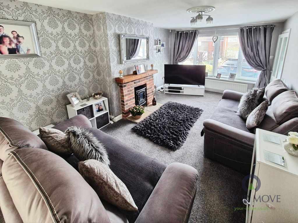 Property photo 2 of 13 Lounge