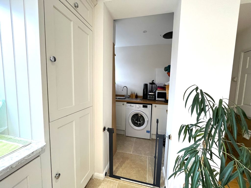 Property photo 3 of 17 Utility Room
