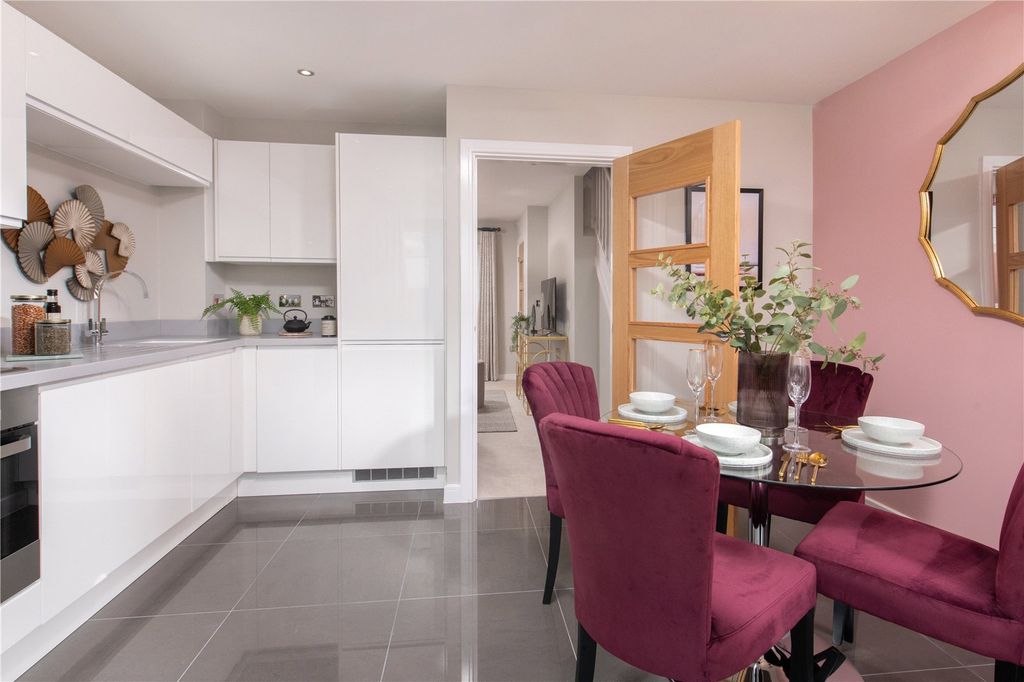Property photo 3 of 9 Show Home
