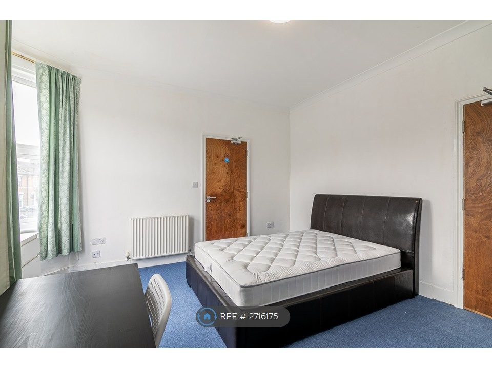 Property photo 1 of 16 Bedroom