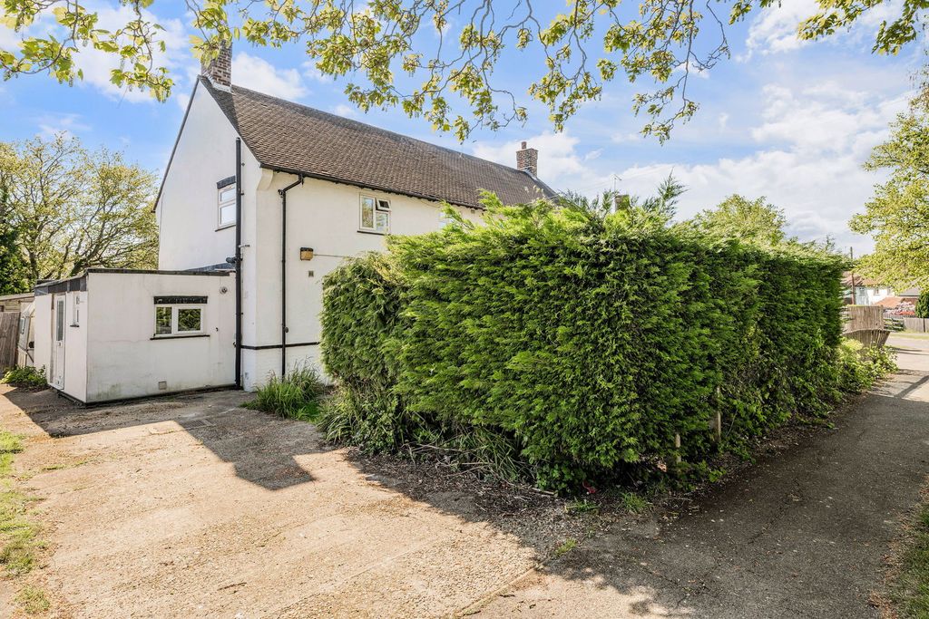 Property photo 2 of 13