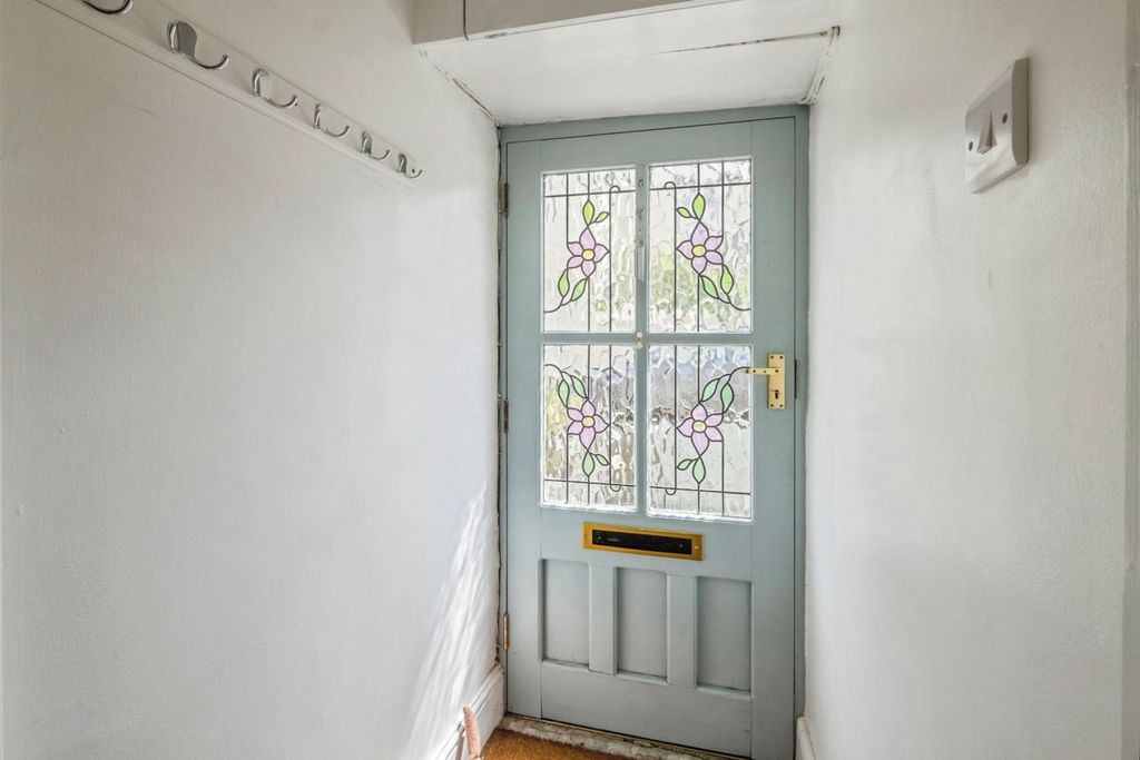 Property photo 2 of 17 Entrance Porch