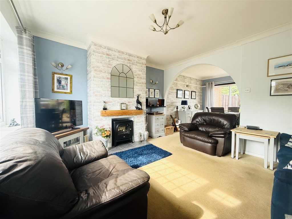 Property photo 2 of 17 Living Room