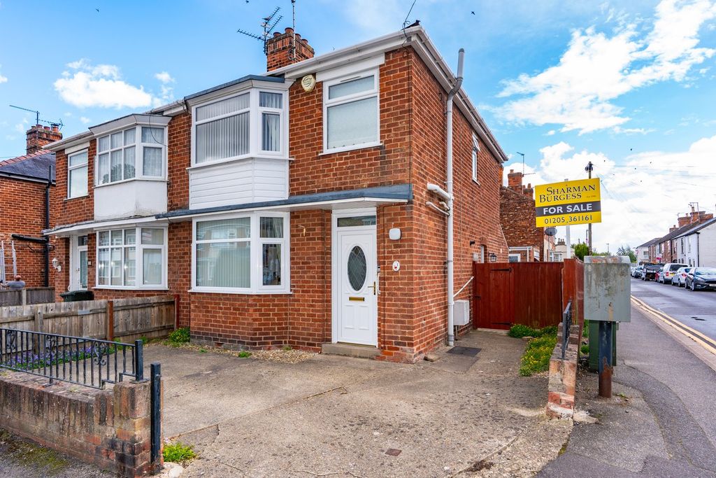 Property photo 1 of 12