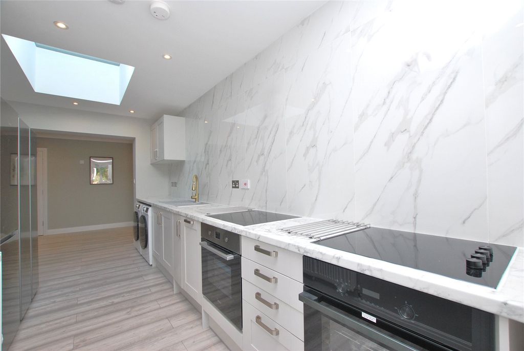 Property photo 3 of 10 Picture No. 04