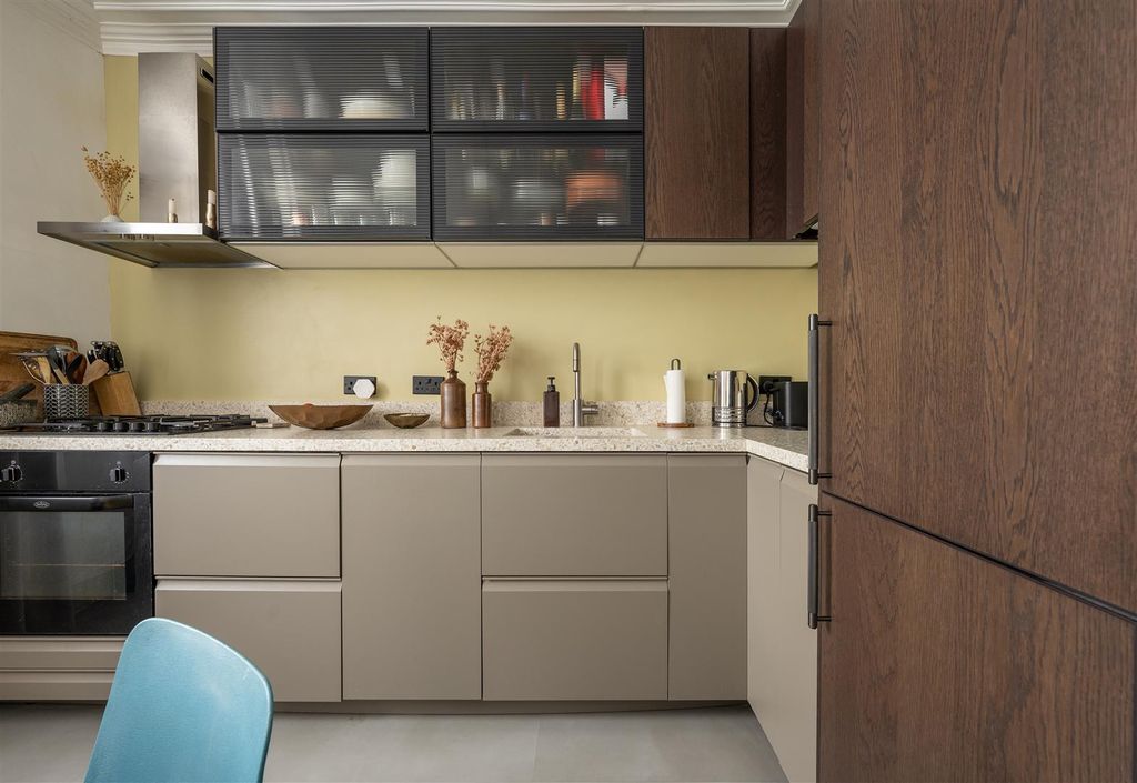 Property photo 2 of 15 Goldsmith Row, E2