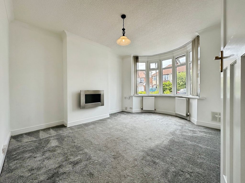 Property photo 3 of 47