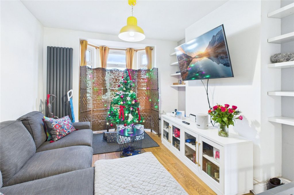 Property photo 3 of 18 Picture No. 04