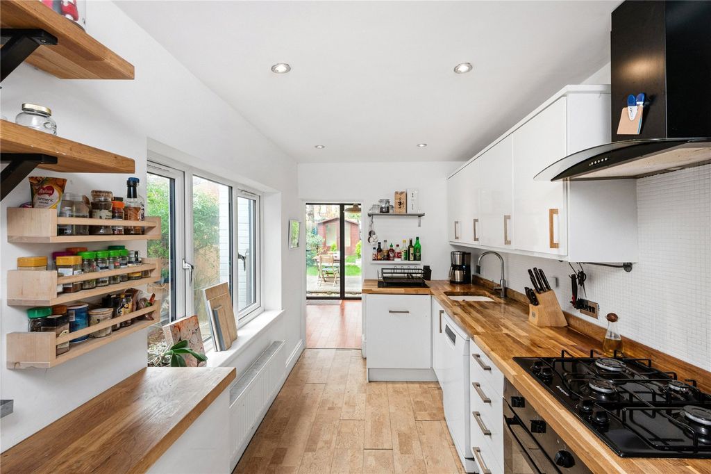 Property photo 3 of 18 Picture No. 03