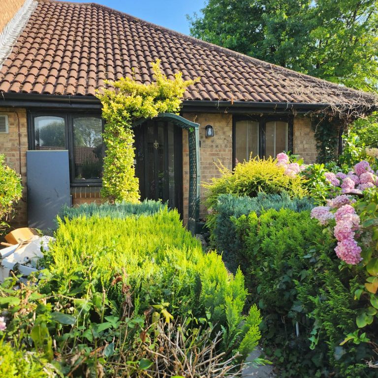 Property photo 1 of 5