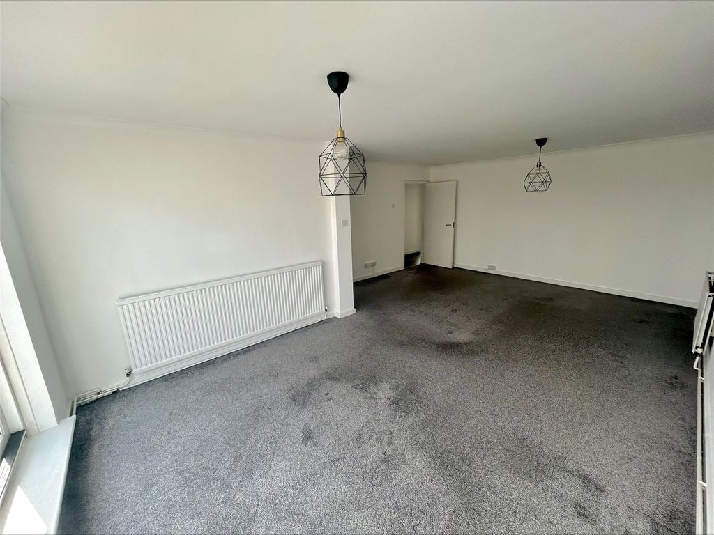 Property photo 2 of 11 Picture No. 20