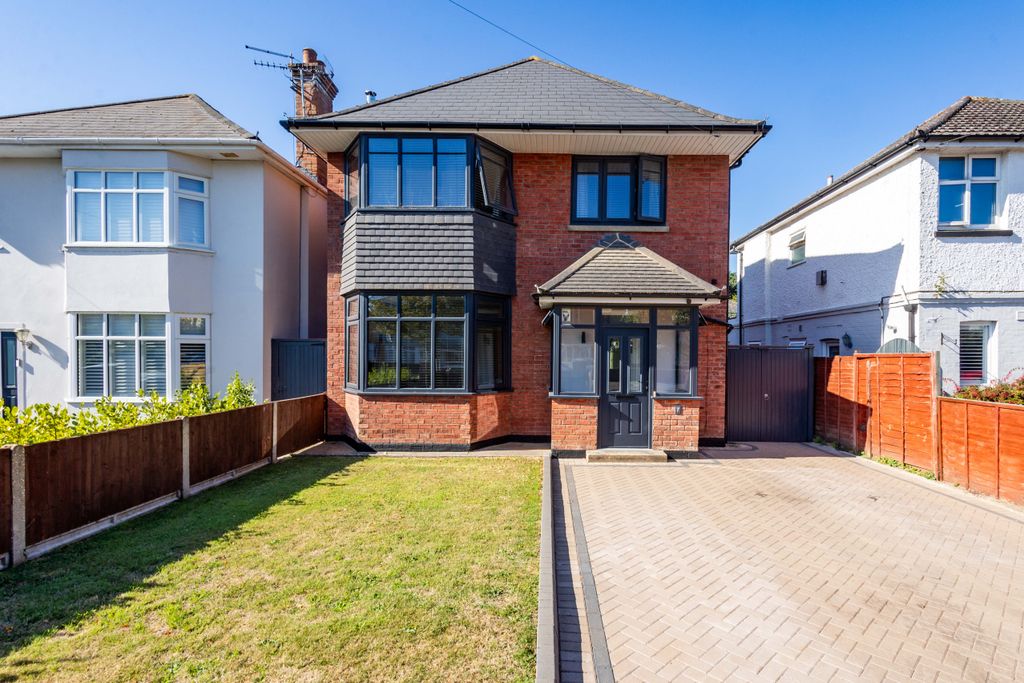 Property photo 1 of 20 External