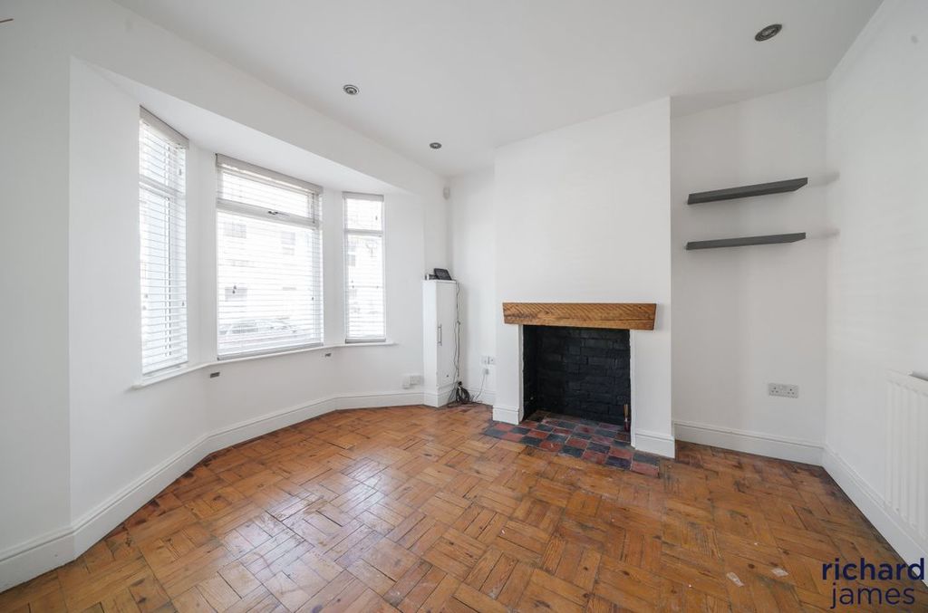 Property photo 2 of 10 Jtdnufotn20028220