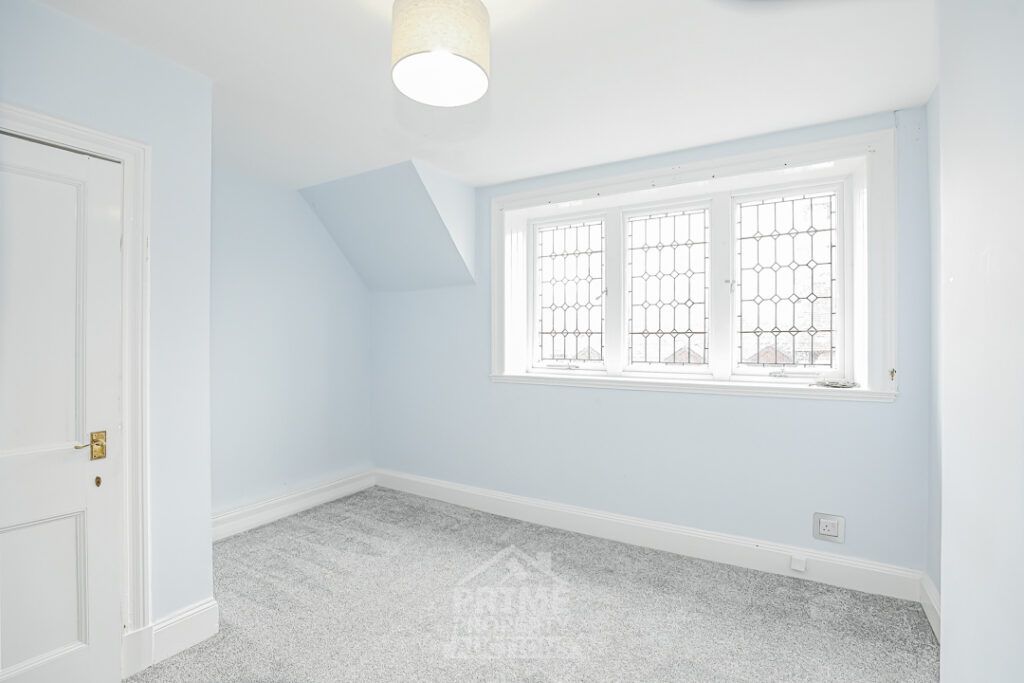 Property photo 3 of 28