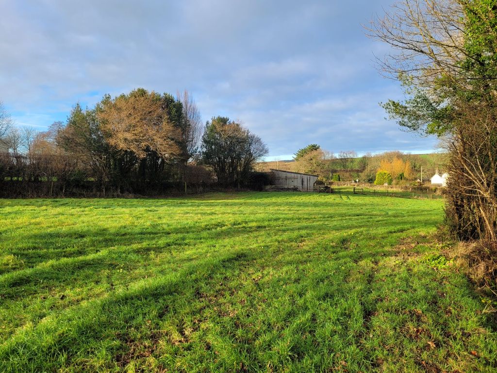 Property photo 2 of 11