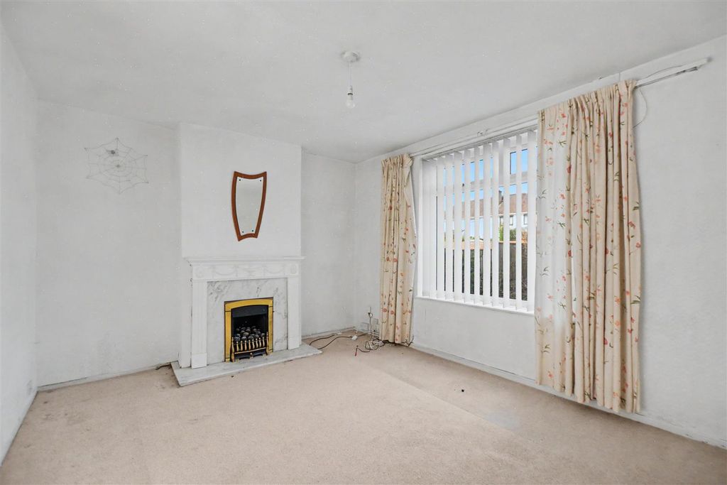 Property photo 2 of 24 Lounge_1.Jpeg