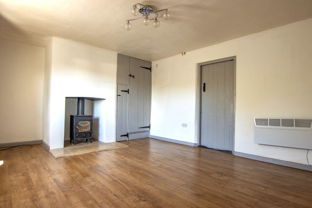Property photo 2 of 18 3958534