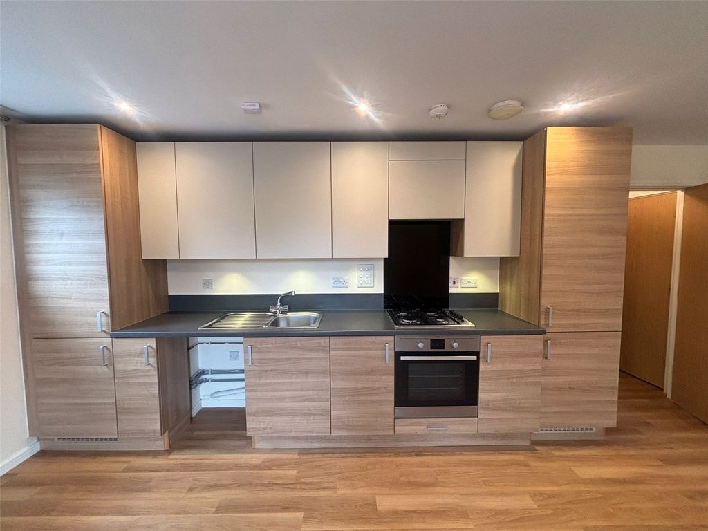 Property photo 2 of 11 Picture No. 23