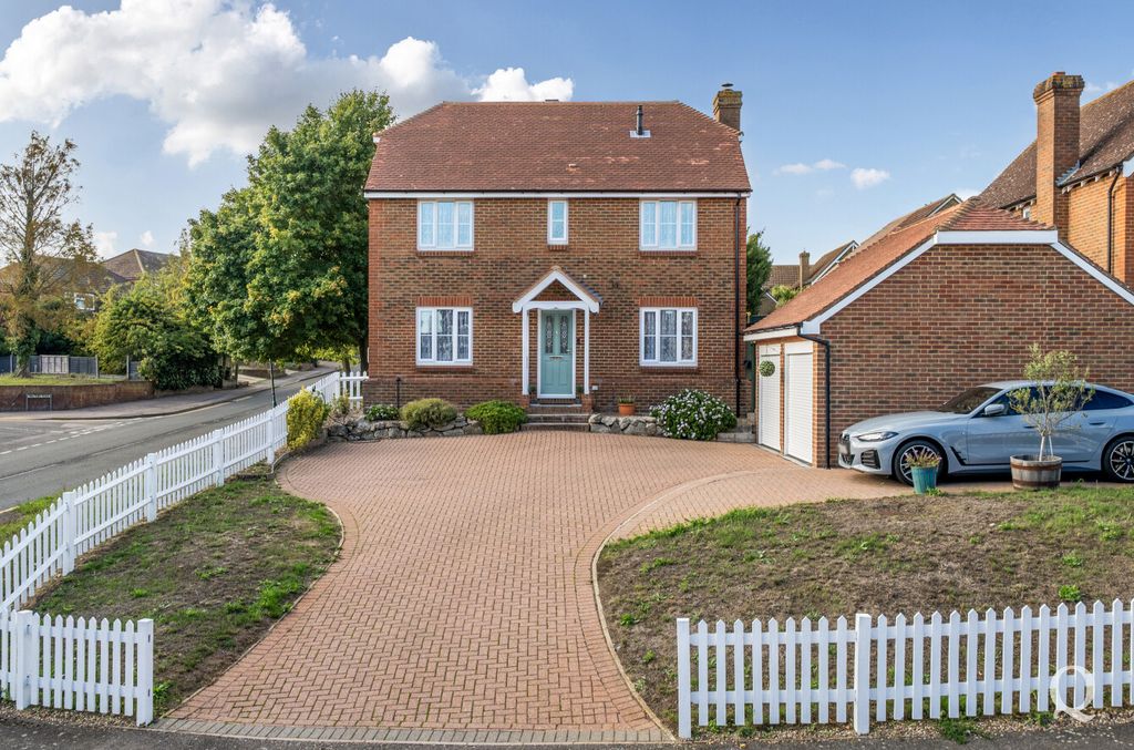 Property photo 1 of 27 5Fe97Bb1-F464-470...