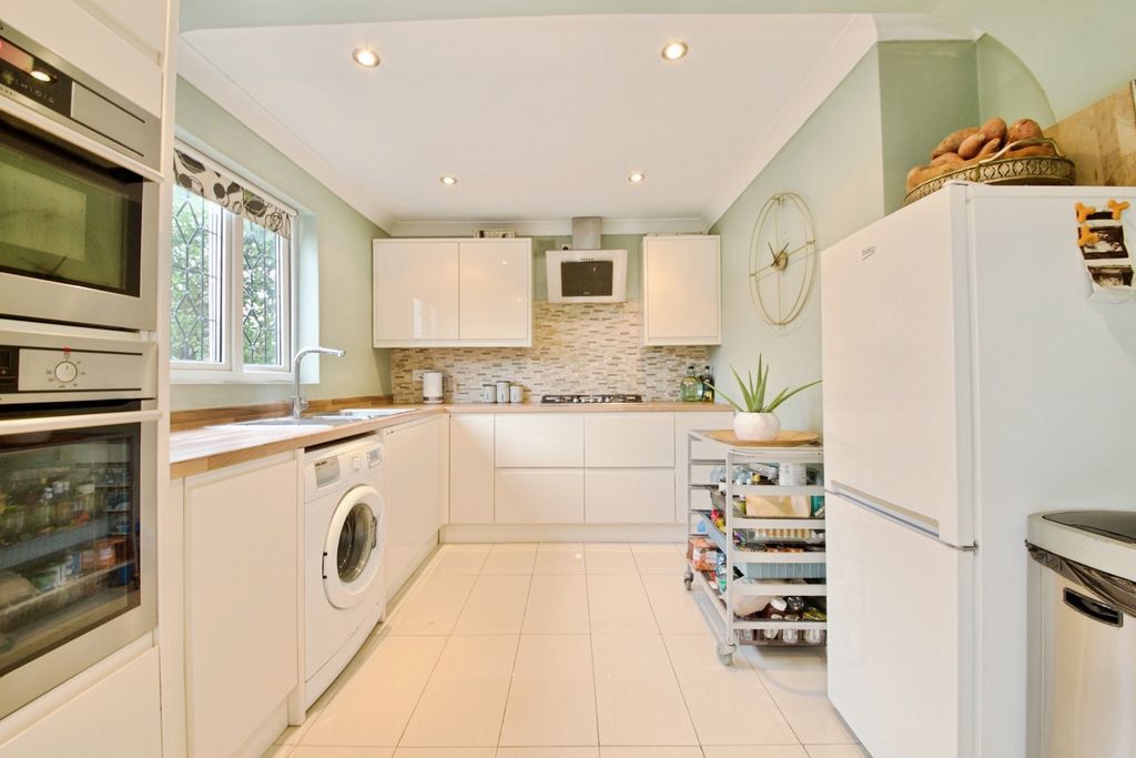 Property photo 2 of 16 Pbox-Img.Jpg