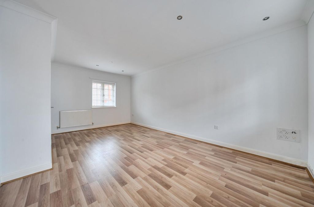 Property photo 3 of 9 Living Room