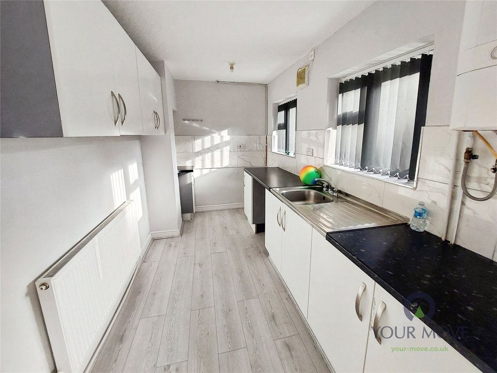 Property photo 2 of 13 Kitchen