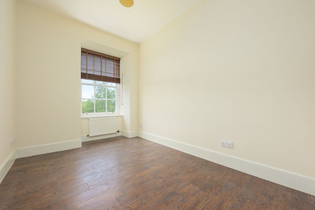 Additional image 17 of 3 bed flat for sale11 Craigflower House, Torryburn KY12
