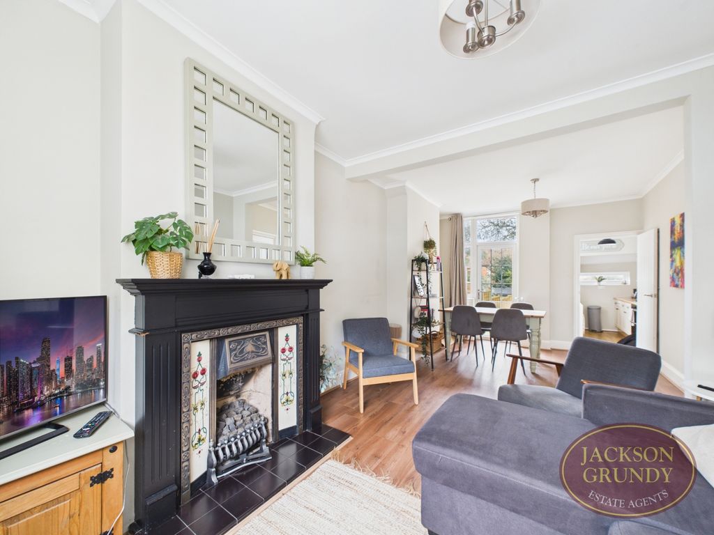 Property photo 2 of 14 Newington Road