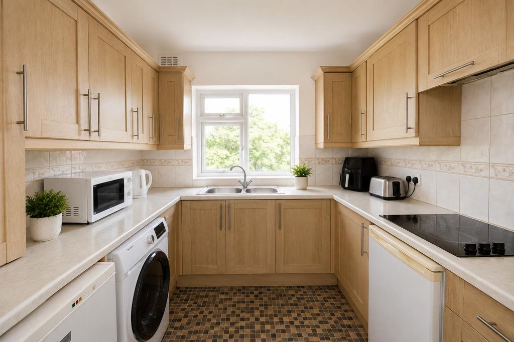 Property photo 3 of 12 Kitchen.Png