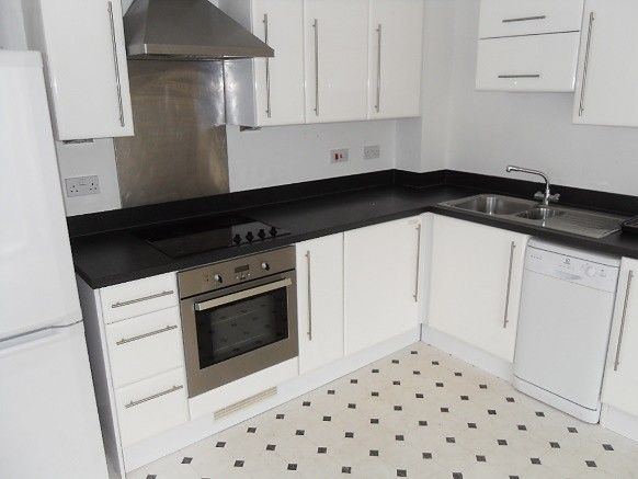 Property photo 2 of 7 Kitchen