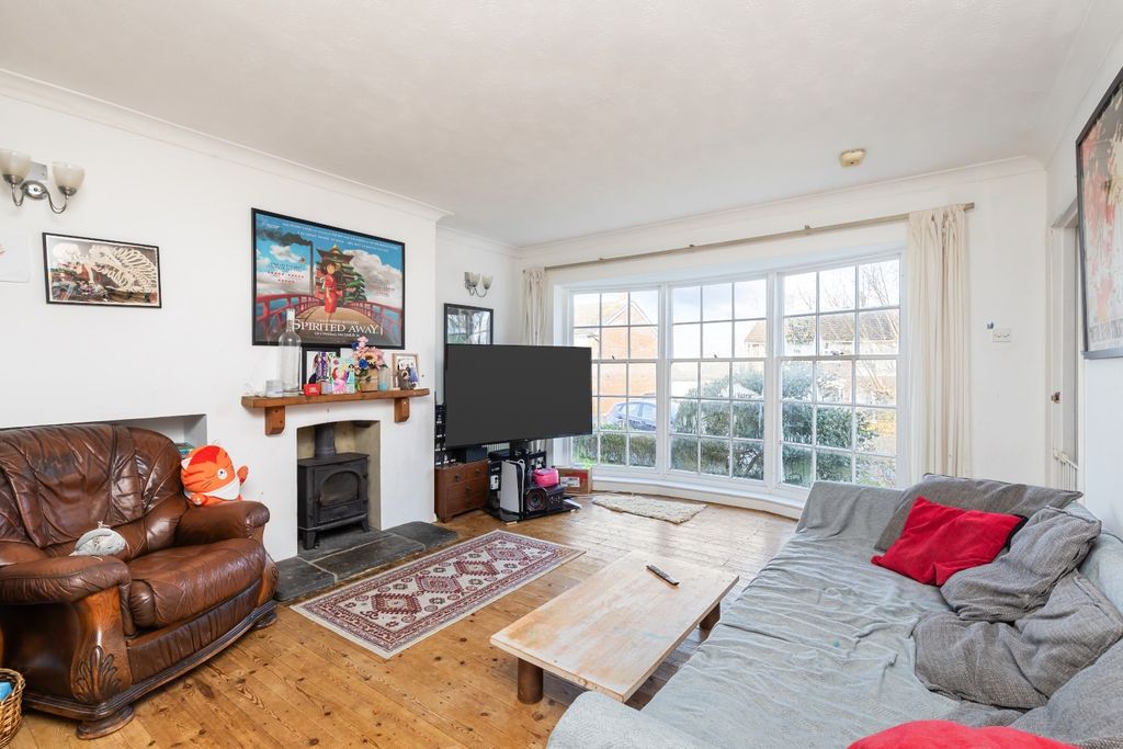 Property photo 3 of 12 4718903