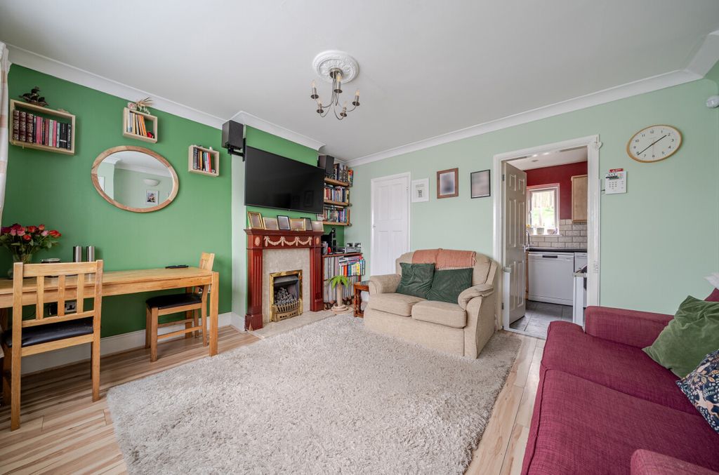 Property photo 3 of 13 1435977-15-69c452...