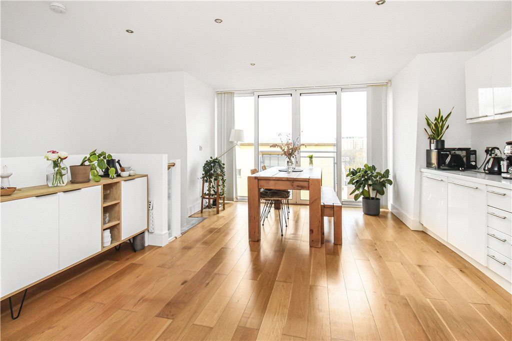 Property photo 3 of 10 Dining Room