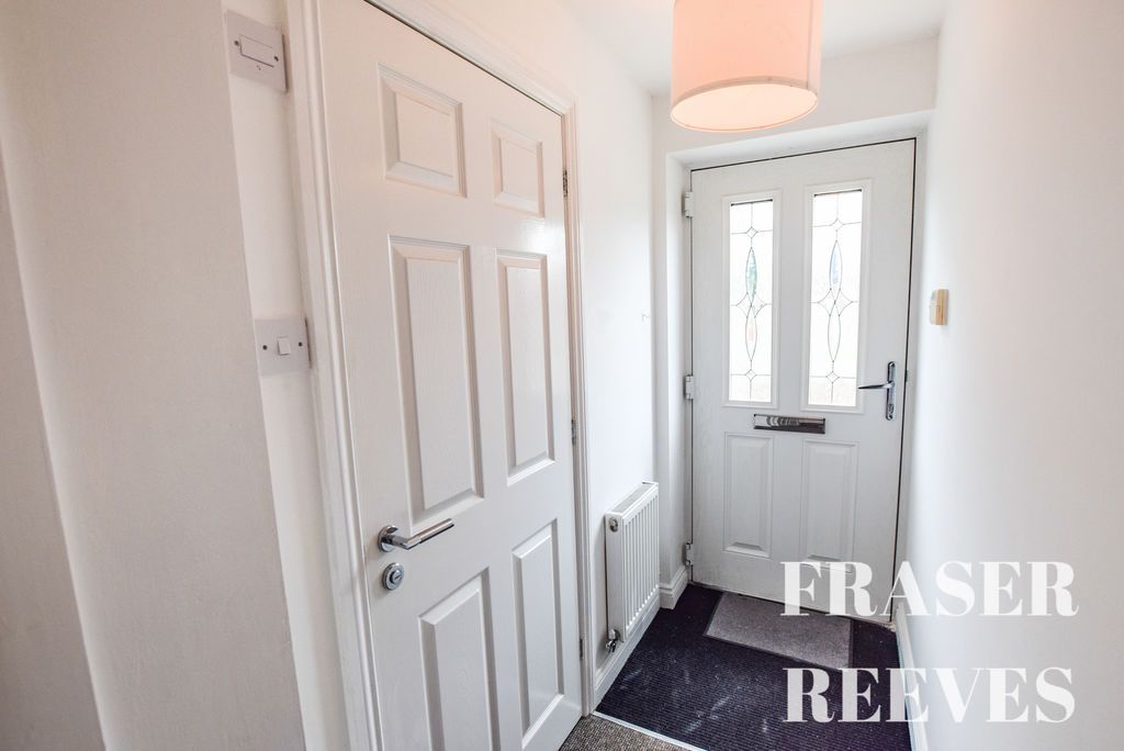 Property photo 3 of 15 Entrance Hall