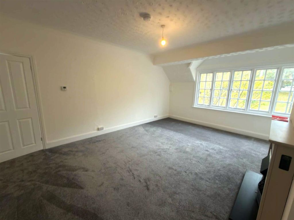 Property photo 3 of 12 3393c96B-14Da-4B94-922E-11Afbe0136c7.Jpg