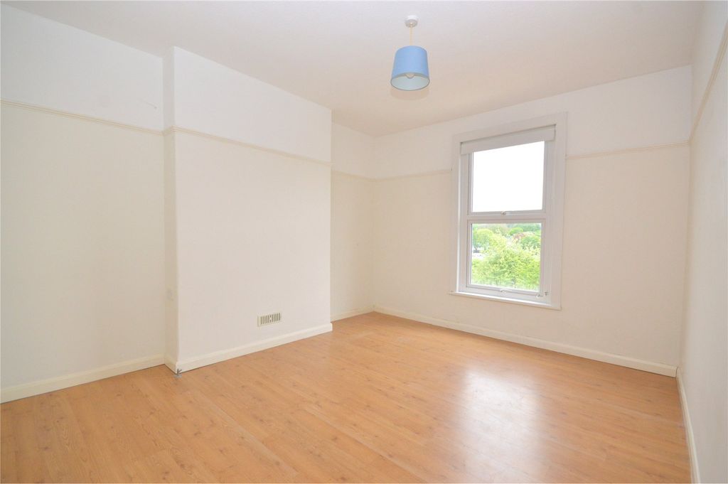 Property photo 3 of 17 3 - Dining Room