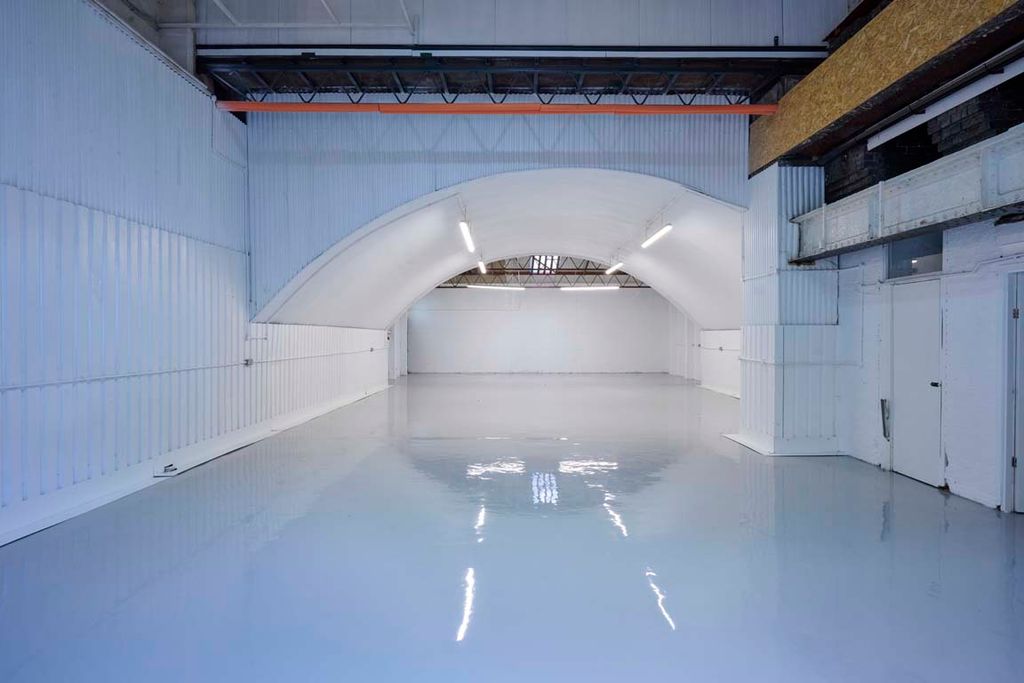 Property photo 2 of 4 An Empty Arch With White Lining