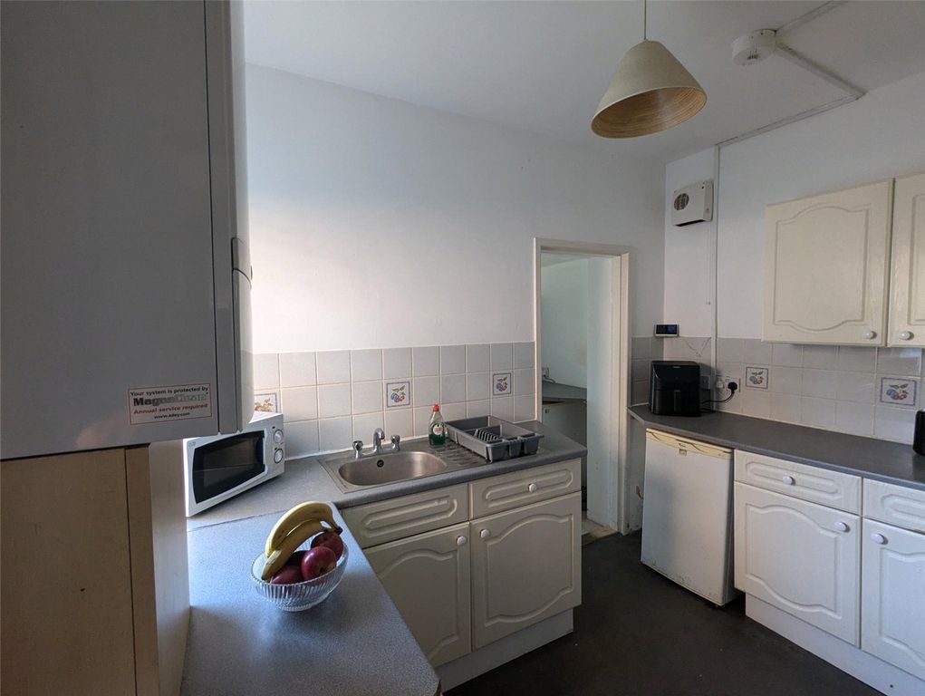 Property photo 1 of 8 Picture No. 05