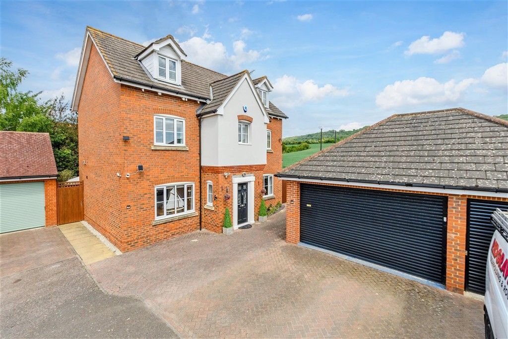 Property photo 3 of 19 External Web