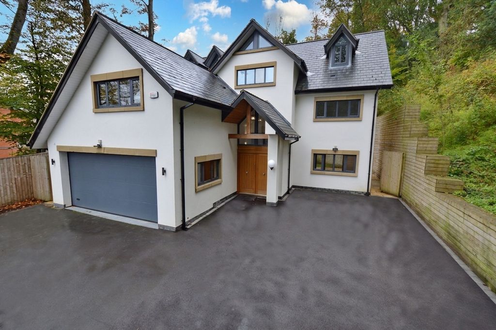 Property photo 1 of 31