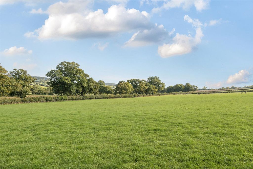 Property photo 3 of 5 1358564-11-68dc15Eb7B50A.Jpg