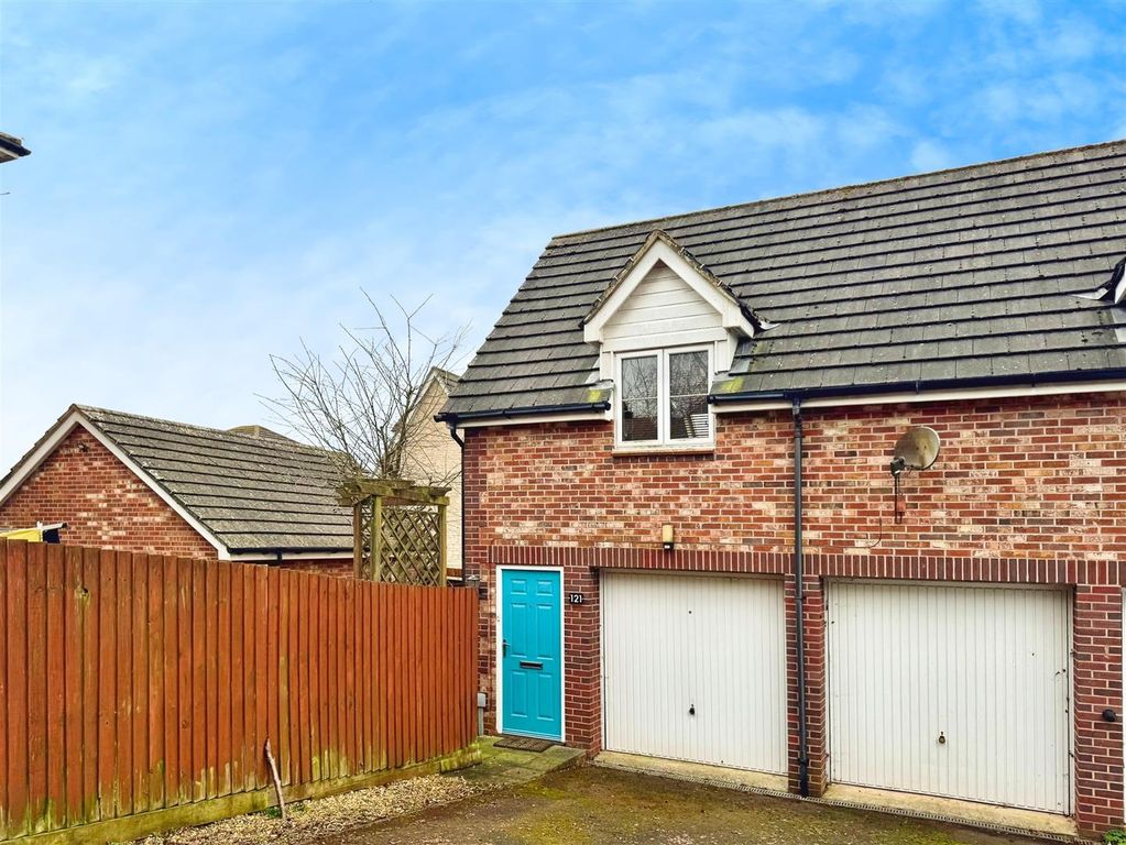 Property photo 1 of 16 121 Woolpitch Wood