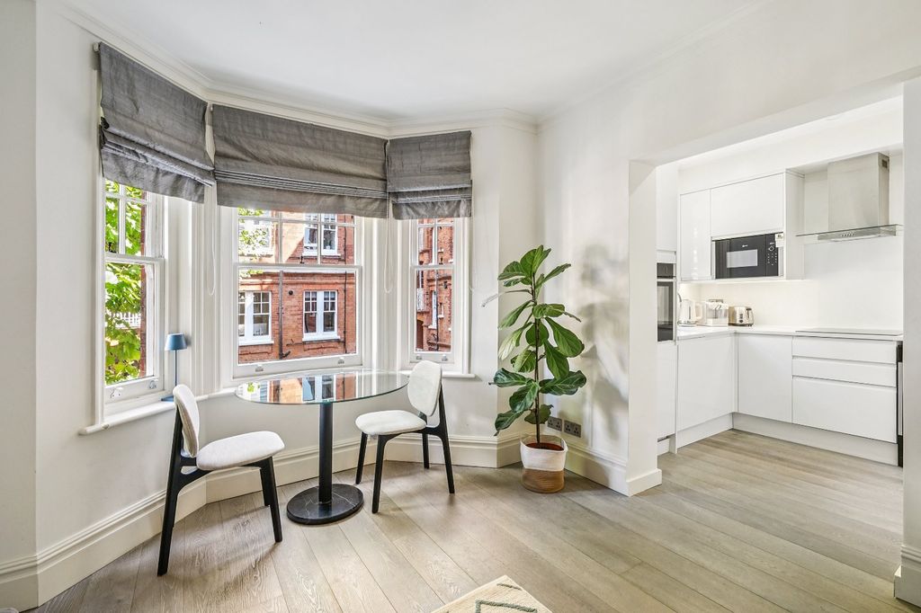 Property photo 1 of 13 Reception